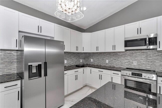 Building Photo - 14550 SW 61st Ct