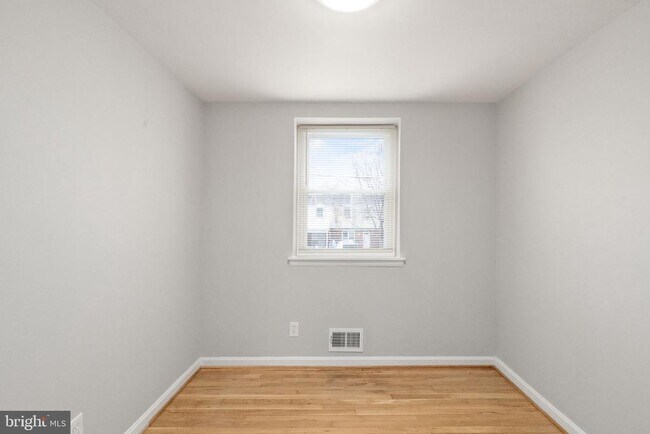 Building Photo - 2015 Dineen Dr