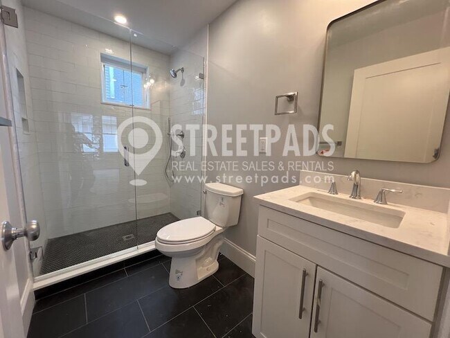 Building Photo - 3 bedroom in Boston MA 02135