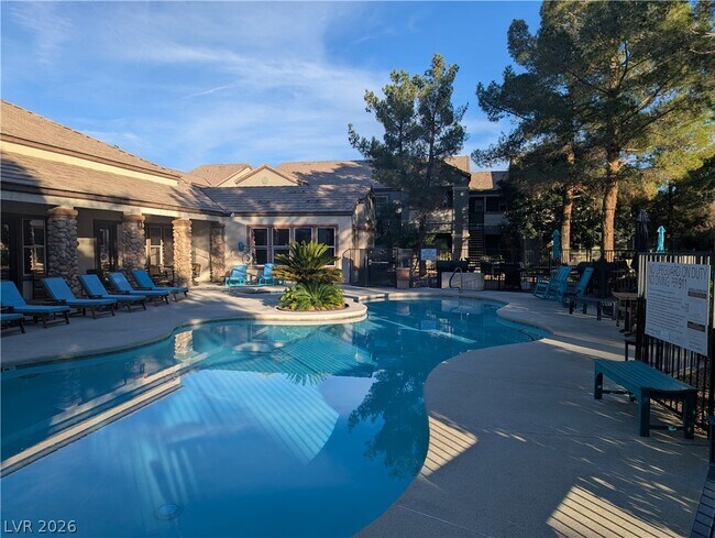 Building Photo - 555 E Silverado Ranch Blvd