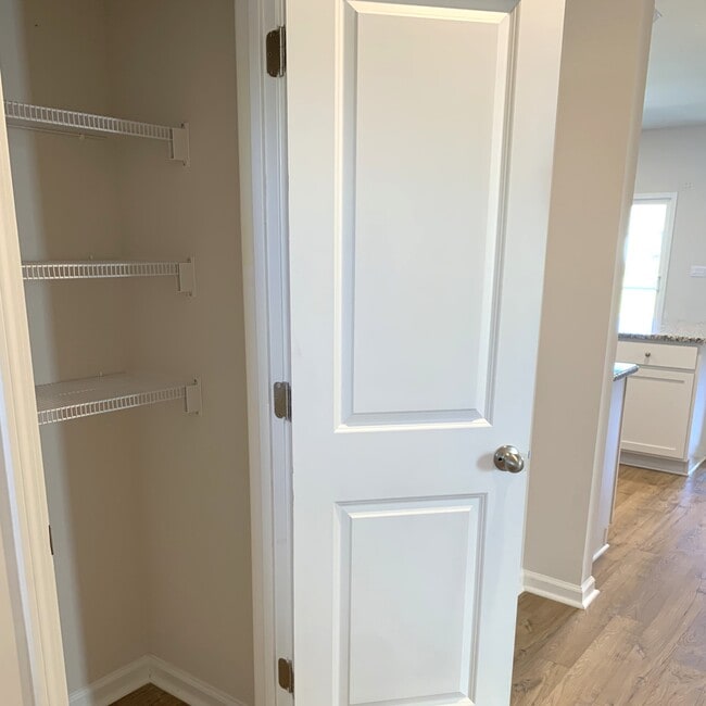 Building Photo - 246 Marauder Dr