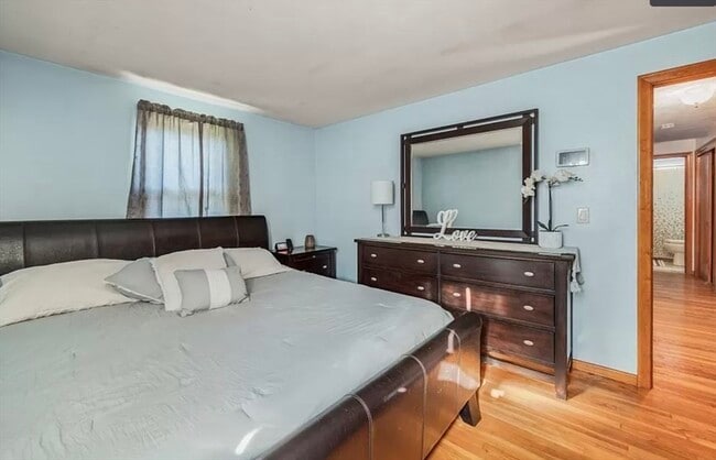 Building Photo - 11 Boyden St