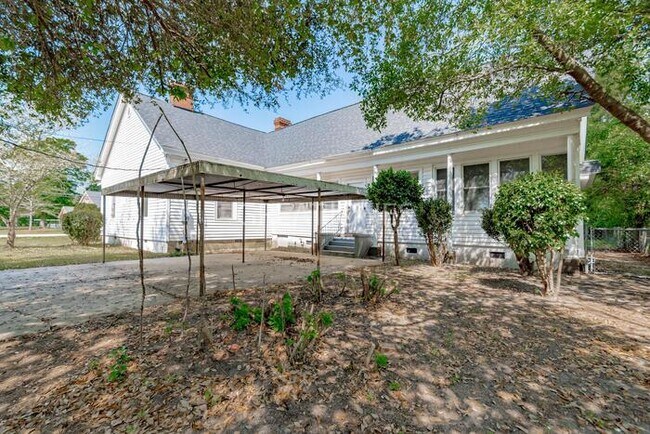 Building Photo - 218 N Lee St