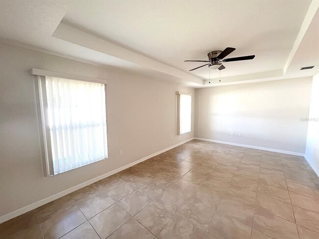 Building Photo - 9 Raemond Ln