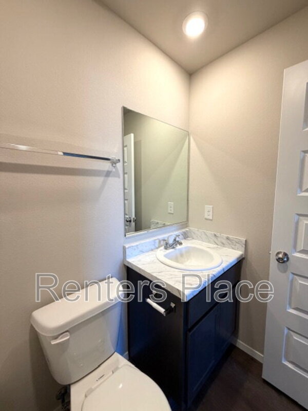 Building Photo - 1112 Raven Dr