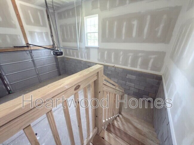 Building Photo - 212 Lincolnshire Blvd