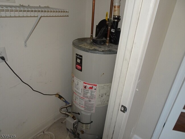 Building Photo - 112 Limerick Ln