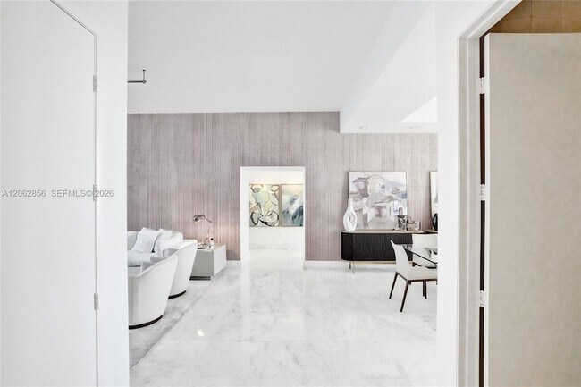 Building Photo - 16001 Collins Ave