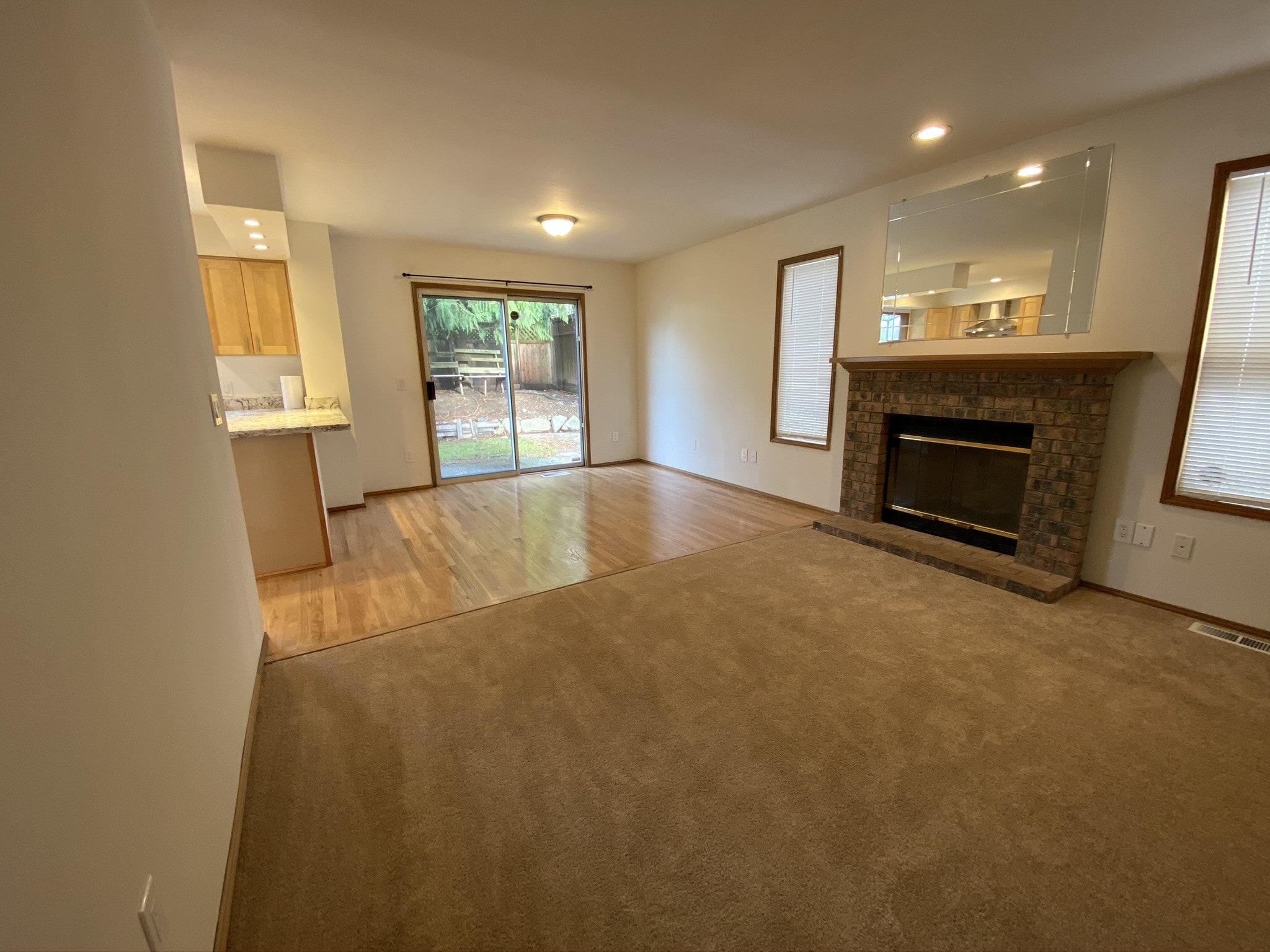 Building Photo - 648 S 32nd Pl