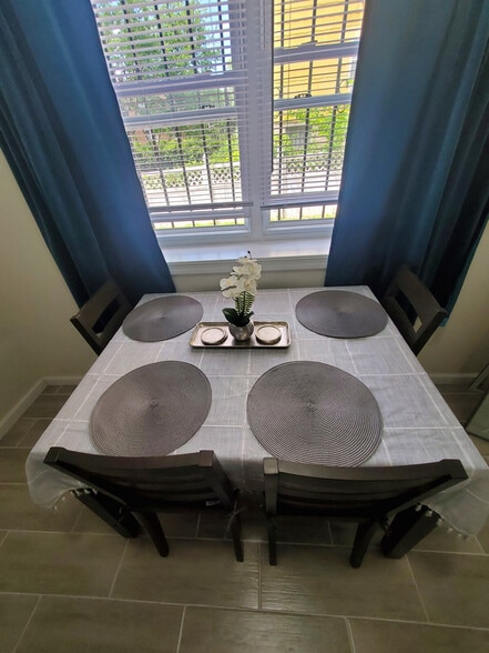 Building Photo - 541 S 9th Ave