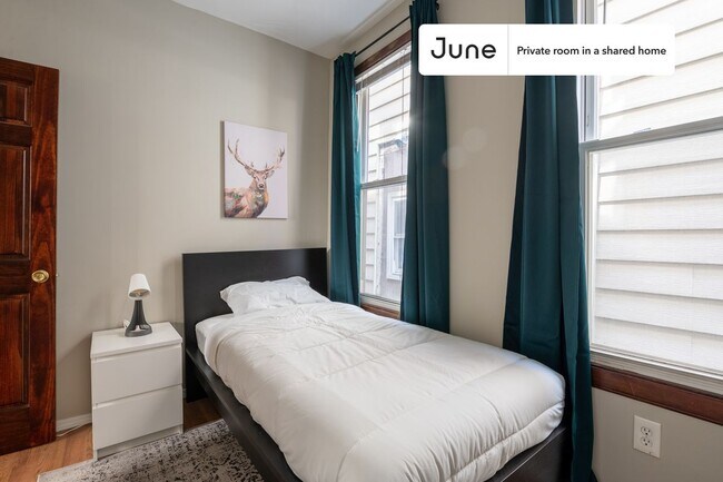 Primary Photo - Room in Shared 4 bed/1 bath home
