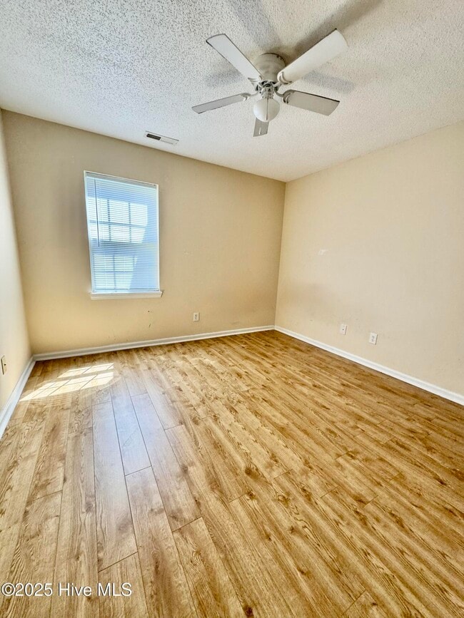 Building Photo - 1127 Brownlea Dr