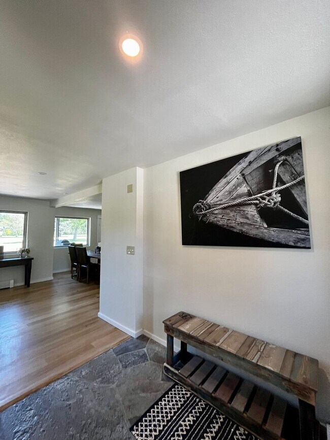 Building Photo - Executive Rental on Riverside Country Club...