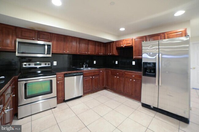 Primary Photo - 1834 N 16th St