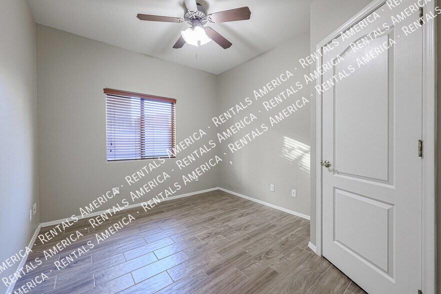 Building Photo - 510 W University Dr