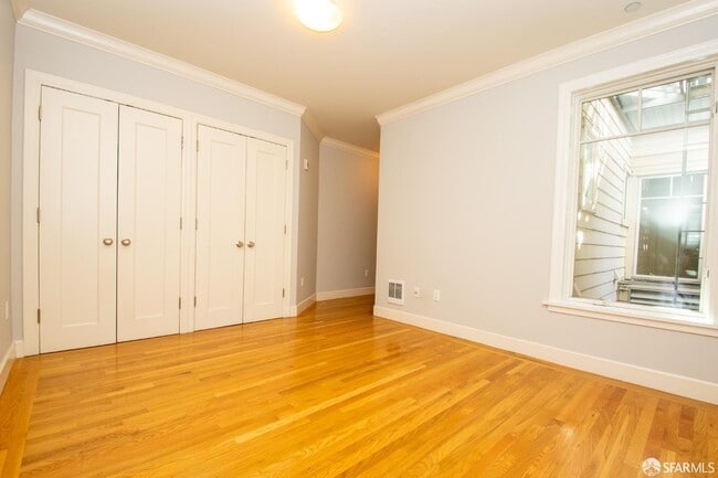 Building Photo - 939 Jackson St