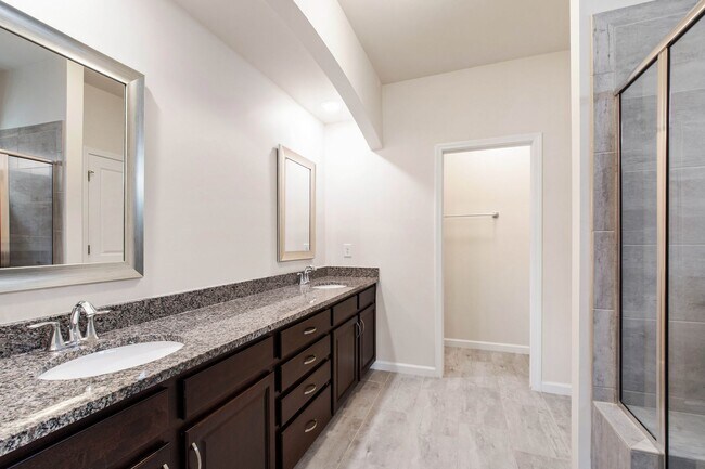 Building Photo - Charming, Well-Maintained Home in Central Morrisville!