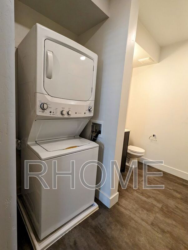 Building Photo - 965 S 200 W