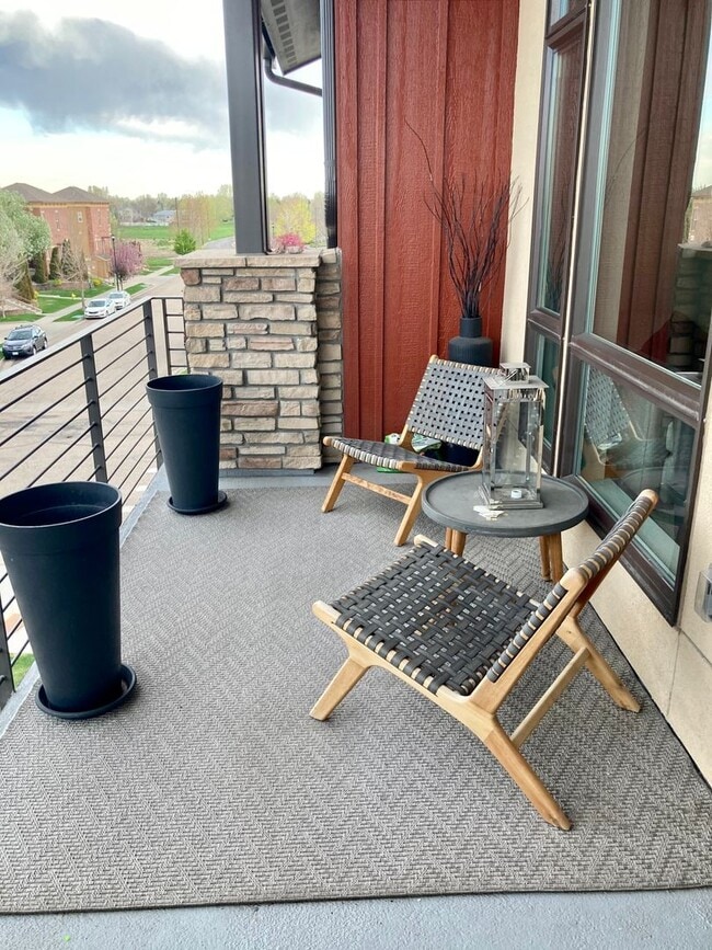 Building Photo - Spacious 3-Bed, 2-Bath Condo in the Desirable Rigden Farm Area