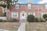 Building Photo - 12B Parkway Village