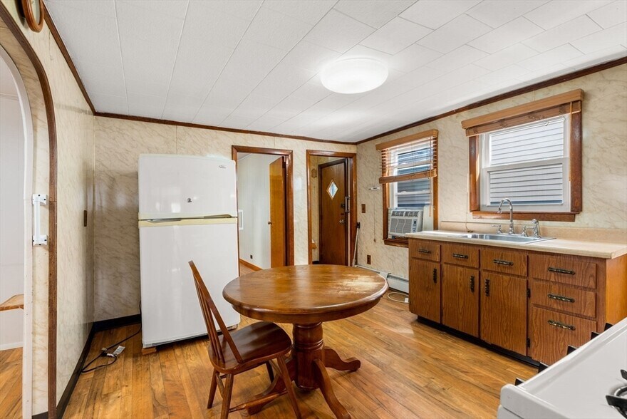 Building Photo - 44 Warren St