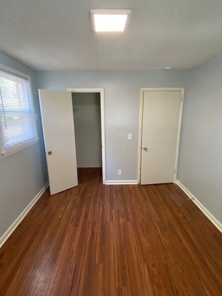 Building Photo - 3232 Hinkle Dr