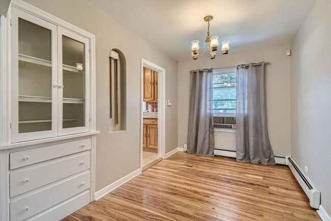 Building Photo - Spacious 4 Bed | 2 Bath Home Near Sloan’s ...