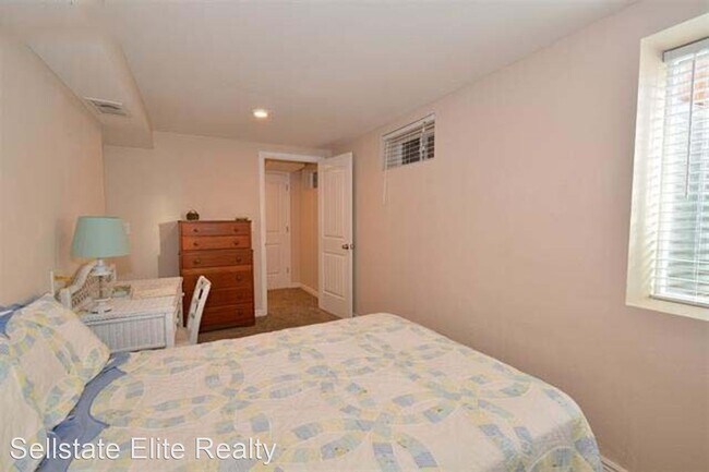 Building Photo - 4 br, 3 bath House - 1622 Marquita Ave