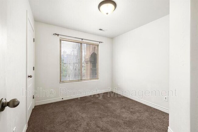 Building Photo - 661 S 2220 W