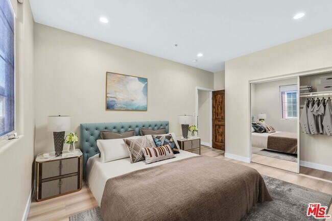 Building Photo - 3833 Huron Ave