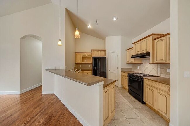 Building Photo - Palisade Home In Established Neighborhood