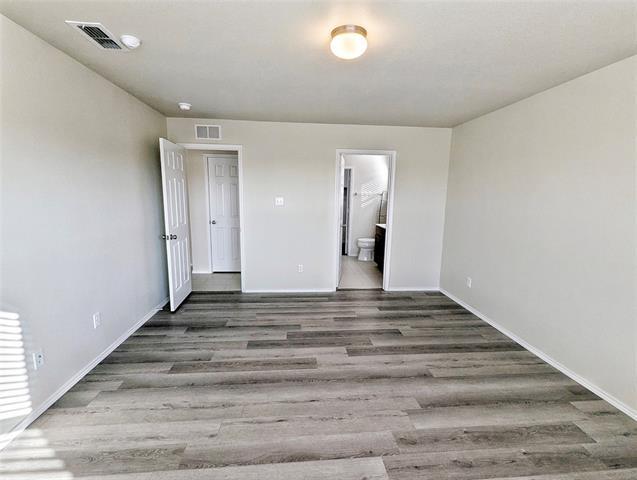 Building Photo - 704 Rivers Creek Ln