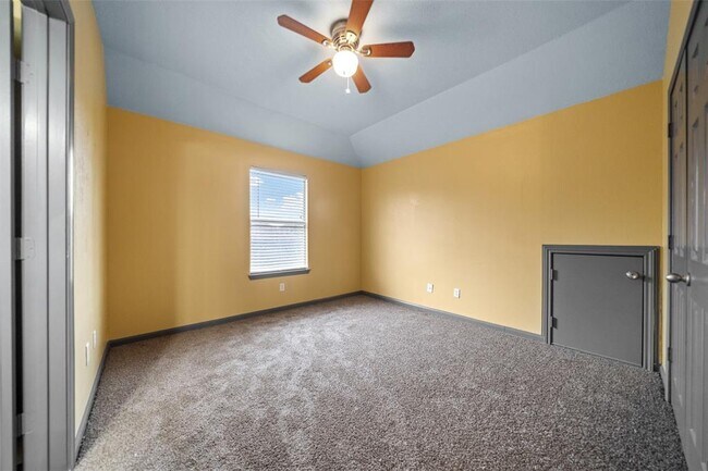 Building Photo - 13909 Stonewood Ct