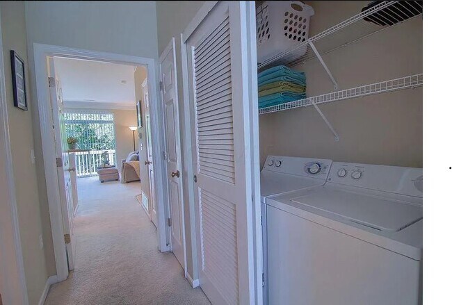 Building Photo - 7016 Old Bridge Ln E