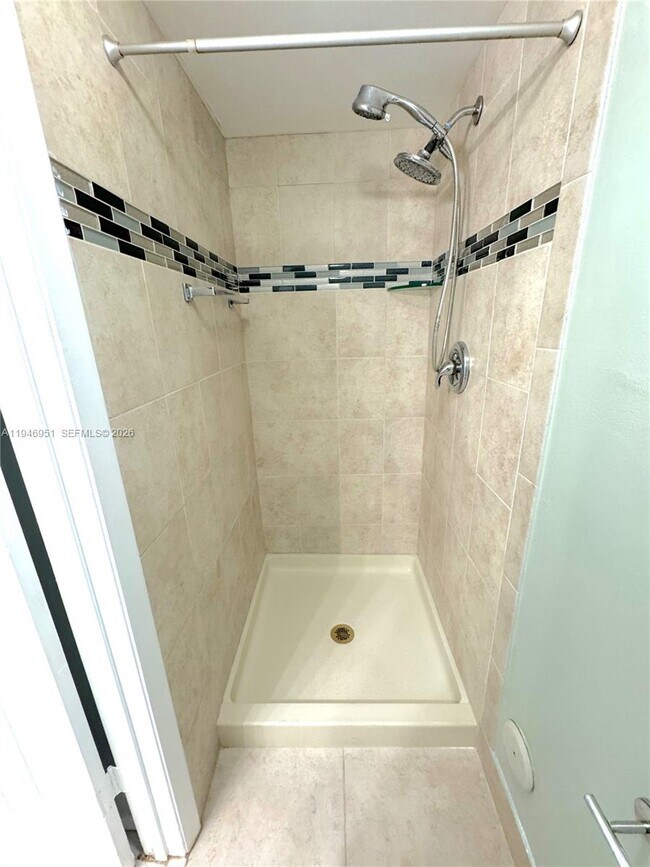 Building Photo - 152 NW 60th Ave