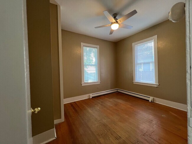 Building Photo - Charming 3 bedroom home in downtown Colorado Springs