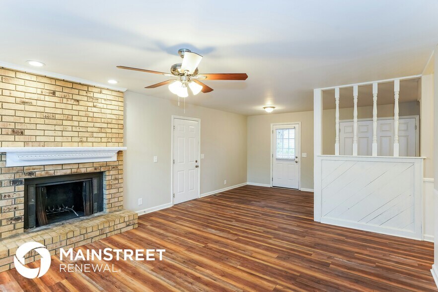 Building Photo - 242 Iris Dr