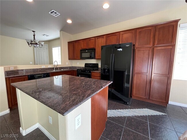 Building Photo - 275 Red Eucalyptus Dr