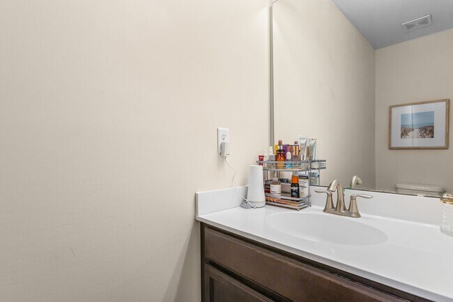 Building Photo - 520 Black Pearl Cir