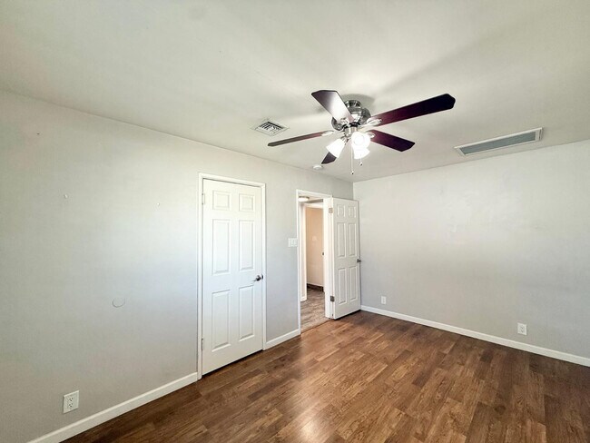 Building Photo - 3553 E Monterosa St