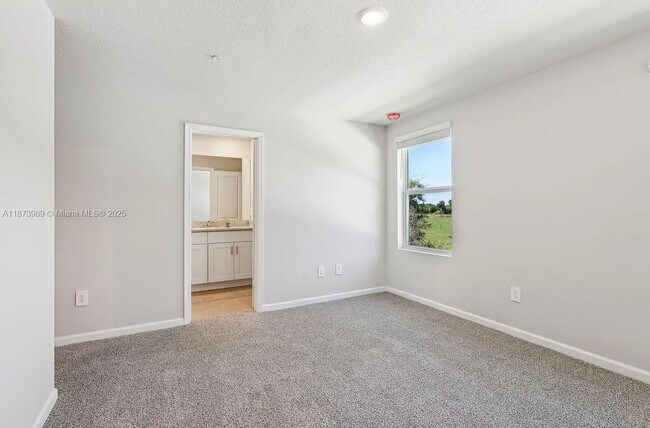 Building Photo - 478 Salisbury Cir