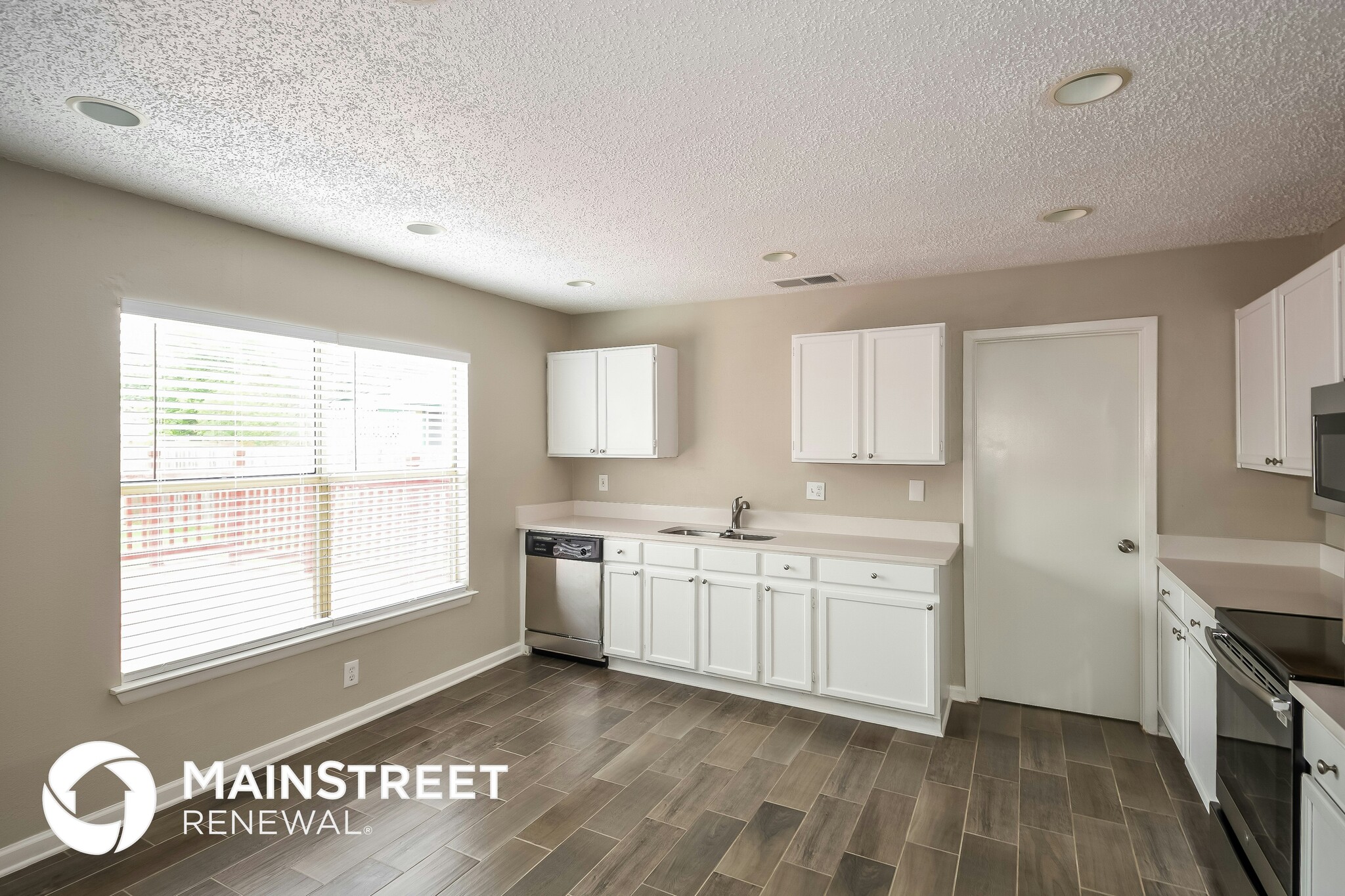 Building Photo - 6619 Meadow Fawn Dr