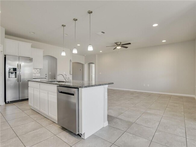 Building Photo - 525 Heinatz Flat Ln