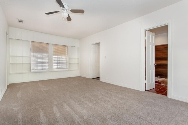 Building Photo - Charming 2-Bedroom, 1/5-Bath Home in Little Forest Hills