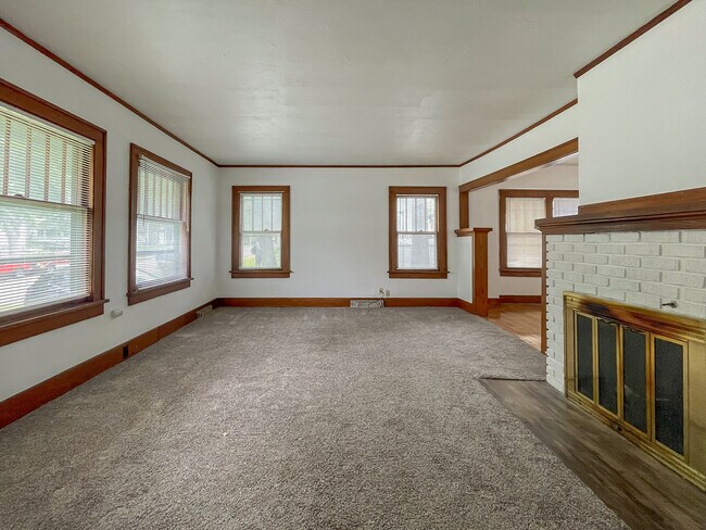 Building Photo - 1255 S 25th St