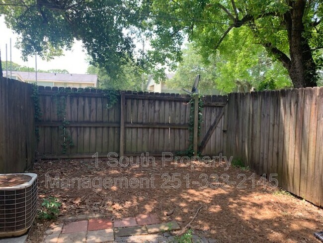 Building Photo - 6527 Old Shell Rd