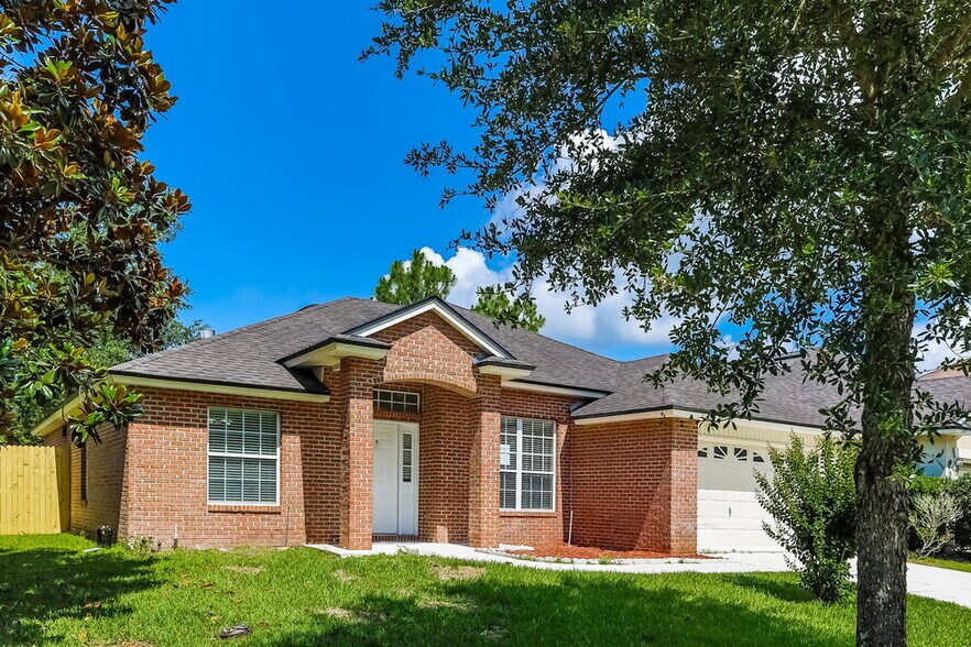 Building Photo - 2995 Thorncrest Dr