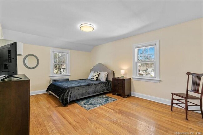 Building Photo - 21 Lilac Ave