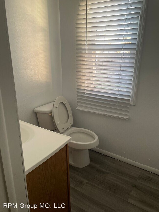 Building Photo - 4 br, 1.5 bath House - 1637 E Blaine Street