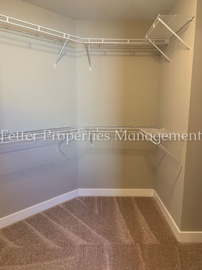 Building Photo - Gorgeous 3 Bedroom Home!